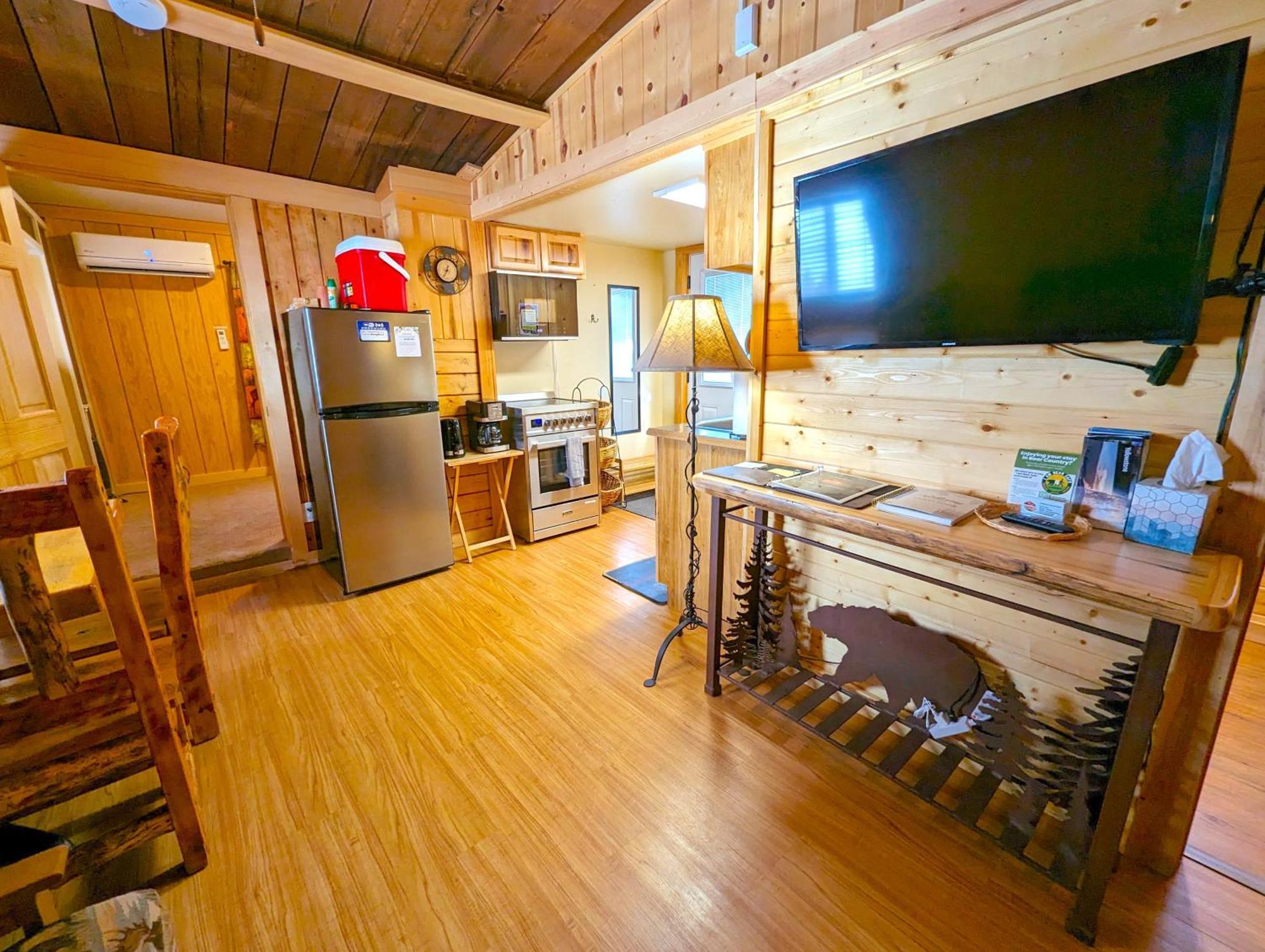 Yellowstone'S Treasure Cabins 加德纳 外观 照片